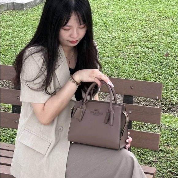 NWT COACH Andrea Carryall Bag - Smooth Leather/Gold/Dark Stone - CP081 $428 - Picture 2 of 11